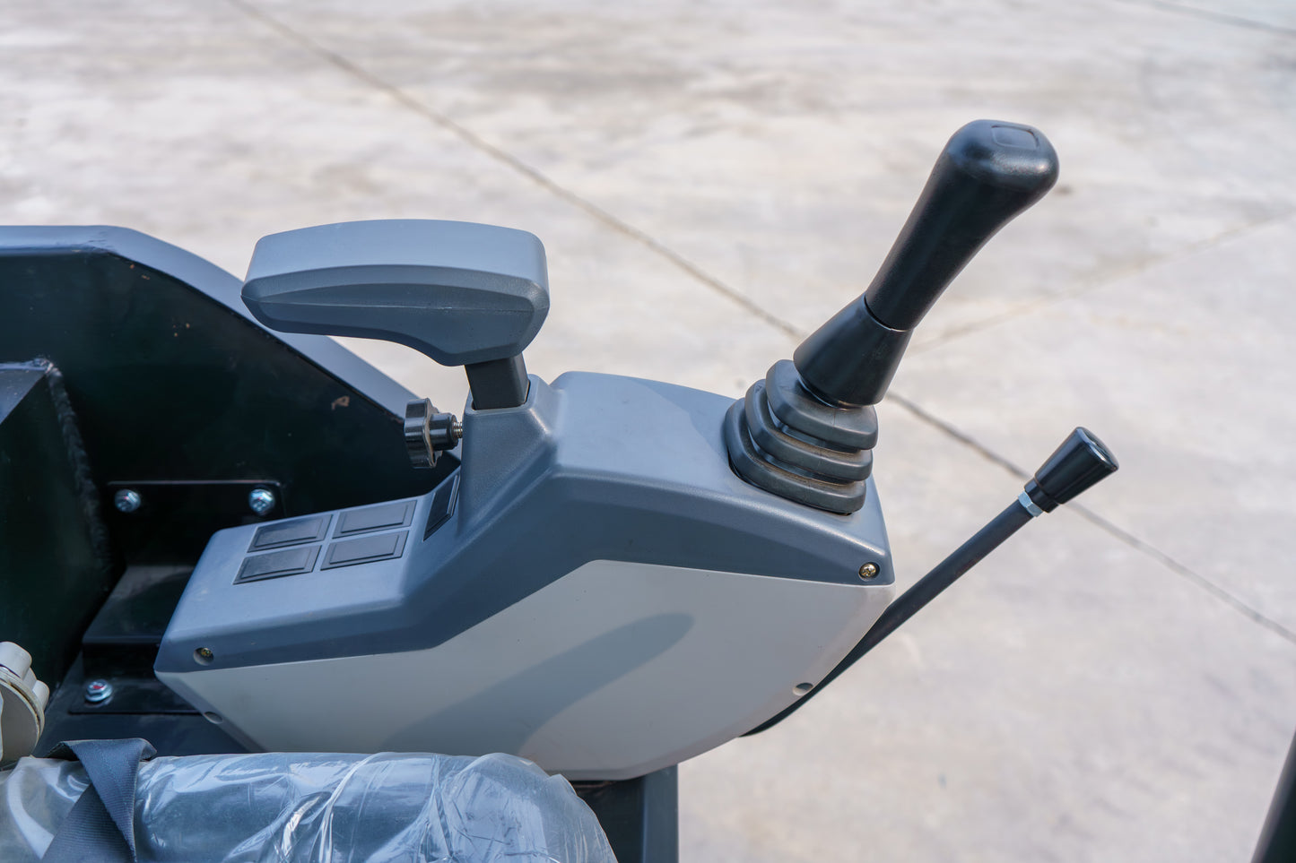 TYPHON TERROR X2 MAX 2.5Ton Mini Excavator&nbsp; Yanmar Engine, Hydraulic Oil-Cooled, Boom Swing, Retractable Tracks - New Excavator For Sale