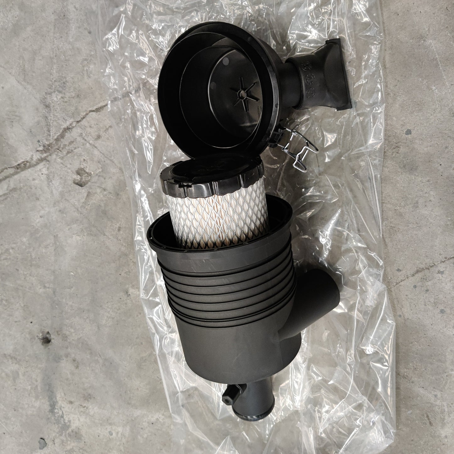 Air Filter With Bracket