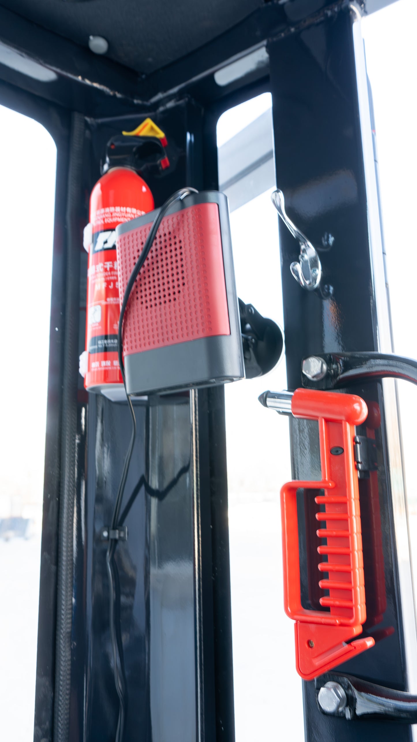 TYPHON TERROR XIX Prestige, 20.4 HP Kubota D902 4200lbs Mini Excavator with Boom Swing, Retractable Tracks, and Heater Cabin