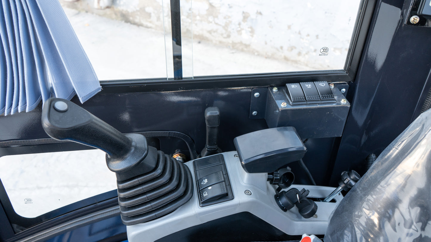 TYPHON TERROR XIX Prestige, 20.4 HP Kubota D902 4200lbs Mini Excavator with Boom Swing, Retractable Tracks, and Heater Cabin