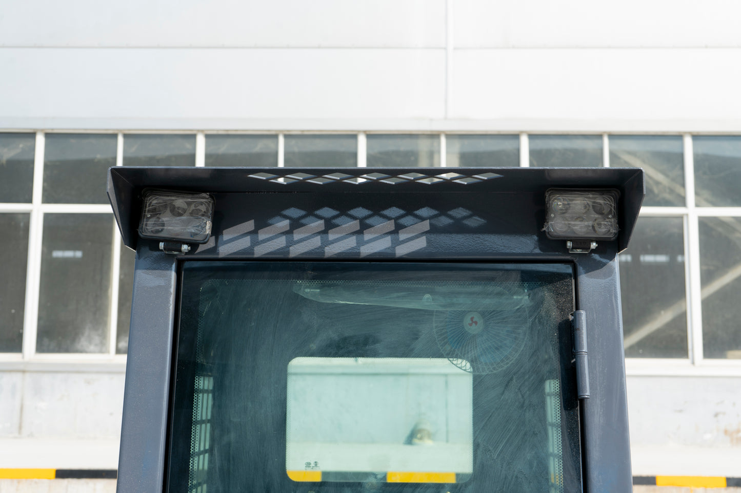 TYPHON STOMP 509 Mini Skid Steer 1.4ton with Kubota D1105  25hp  water cooled 4-Cycle Diesel engine