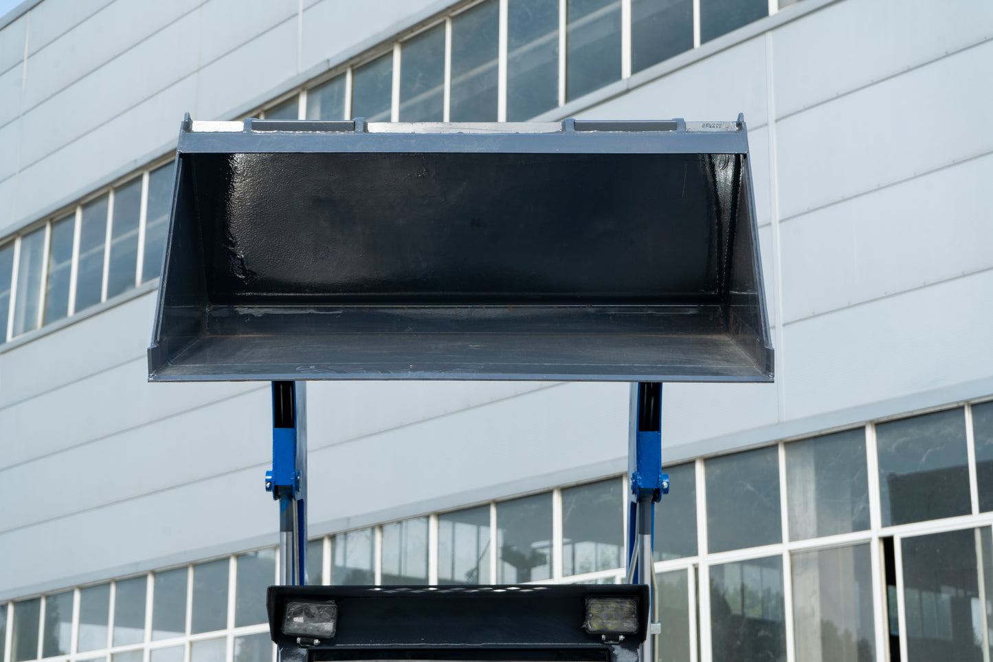 TYPHON STOMP 509 Mini Skid Steer 1.4ton with Kubota D1105  25hp  water cooled 4-Cycle Diesel engine